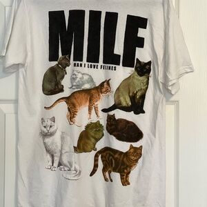 Hot Topic Teen Hearts Cat T-shirt Size Medium